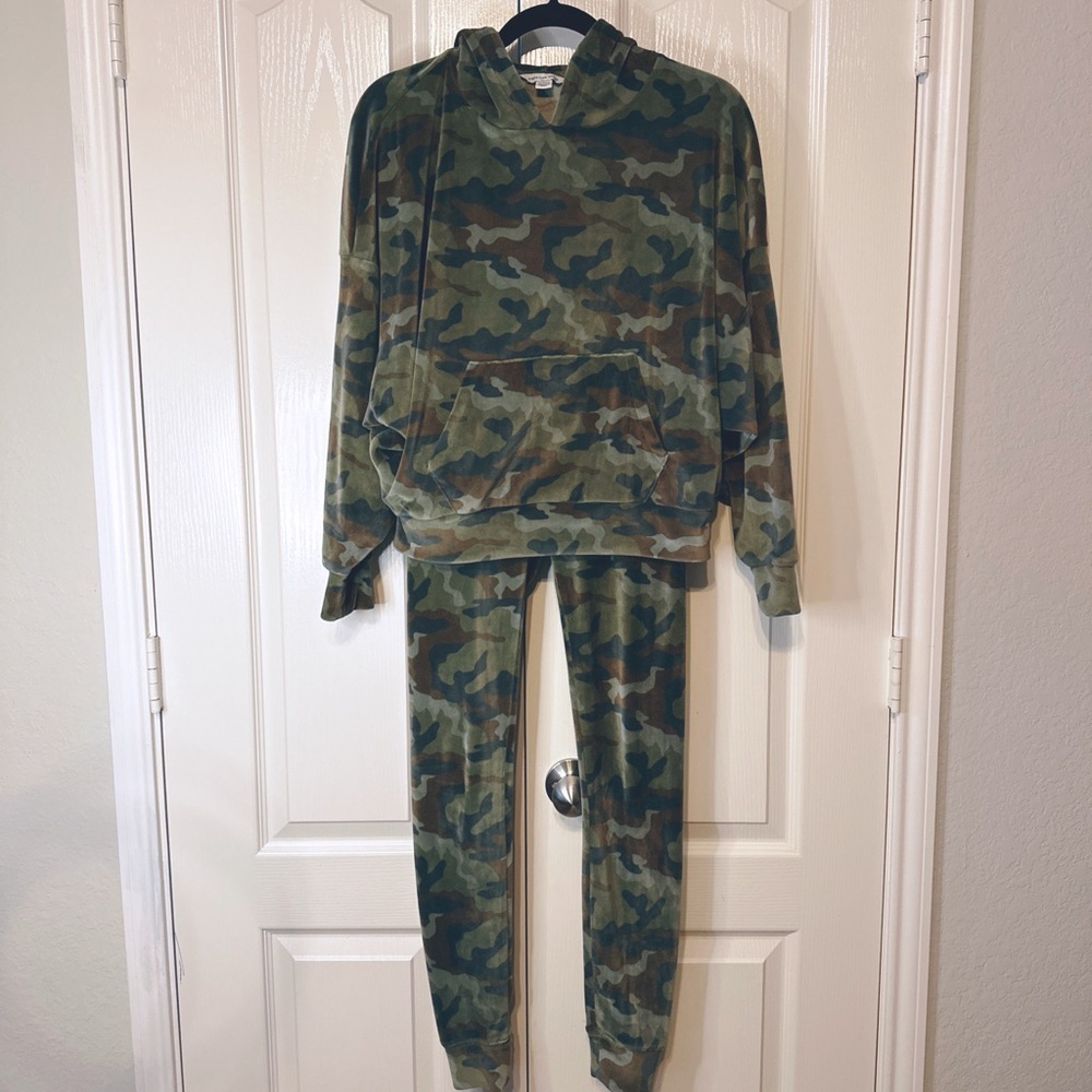 AMERICAN EAGLE Green Camo Velour Jogger Set Hoodie XS jogger pants Small